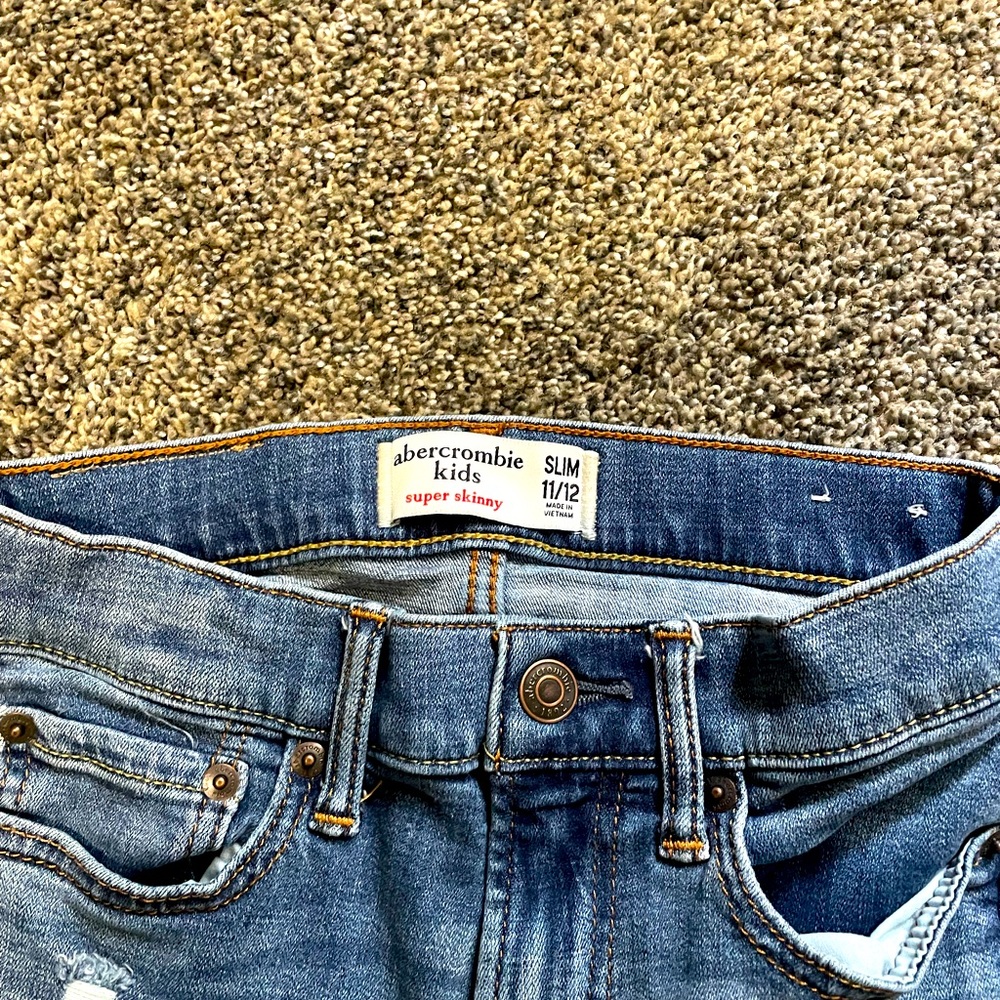 Abercrombie jeans!!